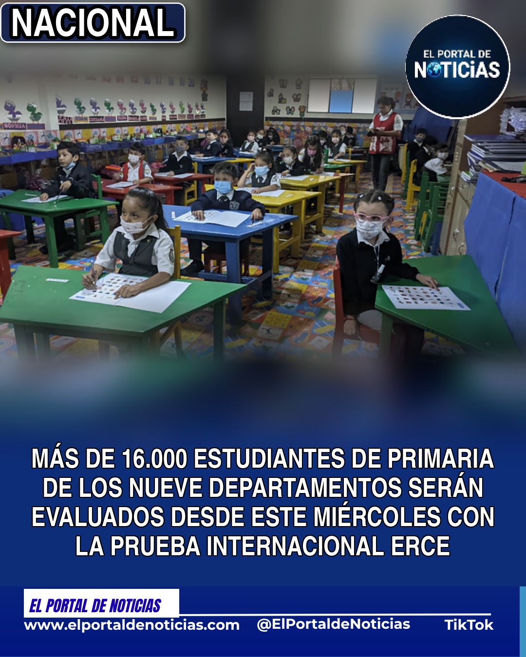 Estudiantes de primaria en un aula durante una evaluación